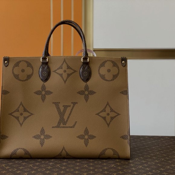 💕Louis Vuitton💘🔴the OnTheGo GM tote bag M45320
